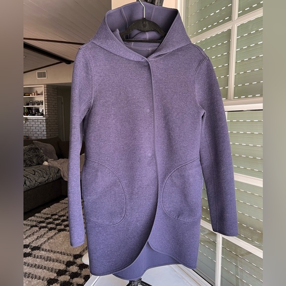 Lululemon City Bound Wrap - Picture 4 of 10